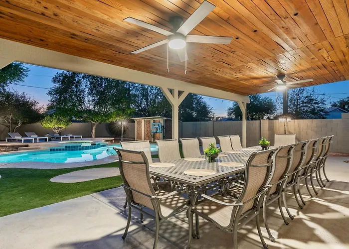 Stylish Retreat With Private Pool Prime Location Holiday home