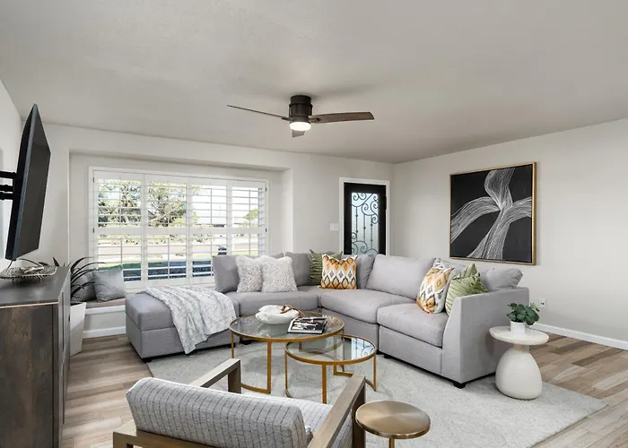Stylish Retreat With Private Pool Prime Location Holiday home Scottsdale