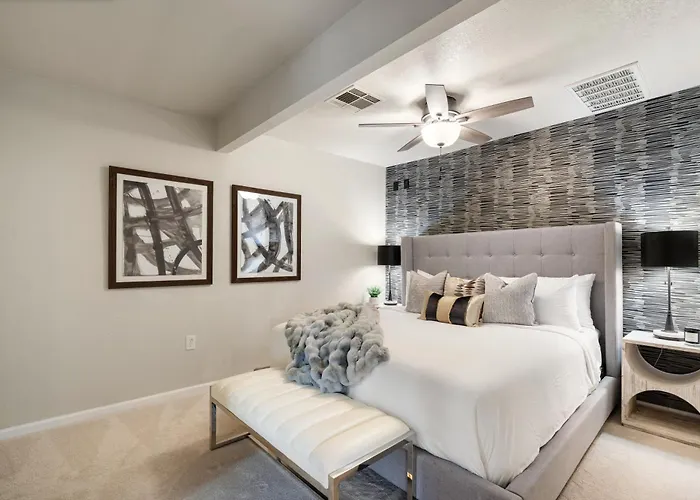 Stylish Retreat With Private Pool Prime Location *