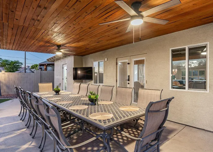 Holiday home Stylish Retreat With Private Pool Prime Location