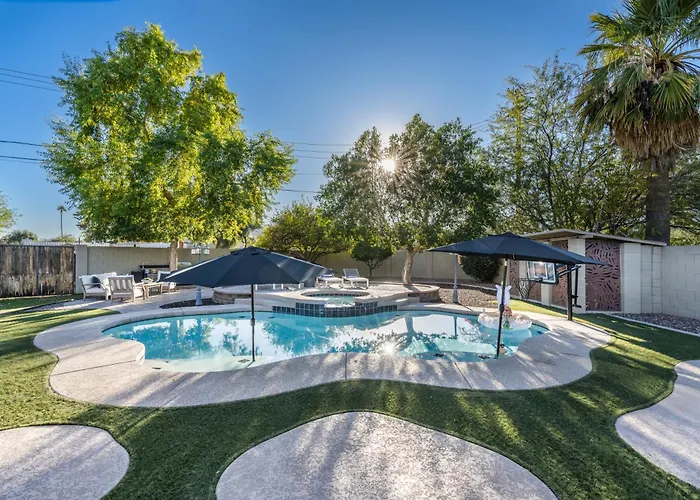 Stylish Retreat With Private Pool Prime Location Holiday home Scottsdale