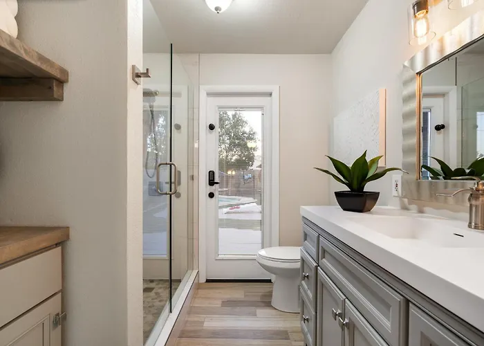 Stylish Retreat With Private Pool Prime Location Holiday home Scottsdale