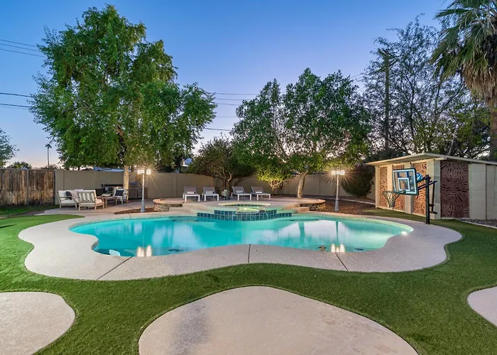 Stylish Retreat With Private Pool Prime Location Holiday home Scottsdale